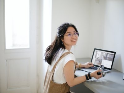 2026香港公司报税季财务必备：合规资料清单与电子报税指南