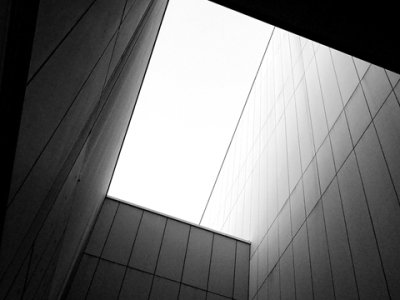 2025年10月美客多政策更新：中国跨境卖家如何应对物流、收款与品类新规？深度解析