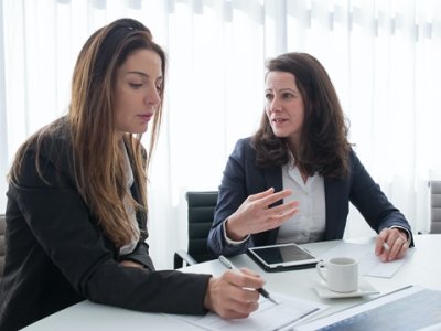 跨境电商新手值得留意的关键点：了解平台规则、选品策略、物流与支付方式等。