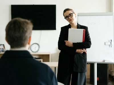 如何挑选合适的虾皮货运代理服务商