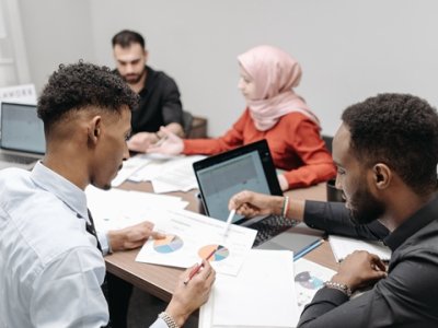 俄罗斯汽车租赁市场政策驱动复苏，中国卖家如何把握增长机遇：2026年展望