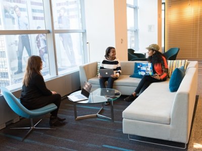 德国出口额回升，中国卖家市场机遇与公司注册指南：欧盟贸易回暖，2025年10月1313亿欧元